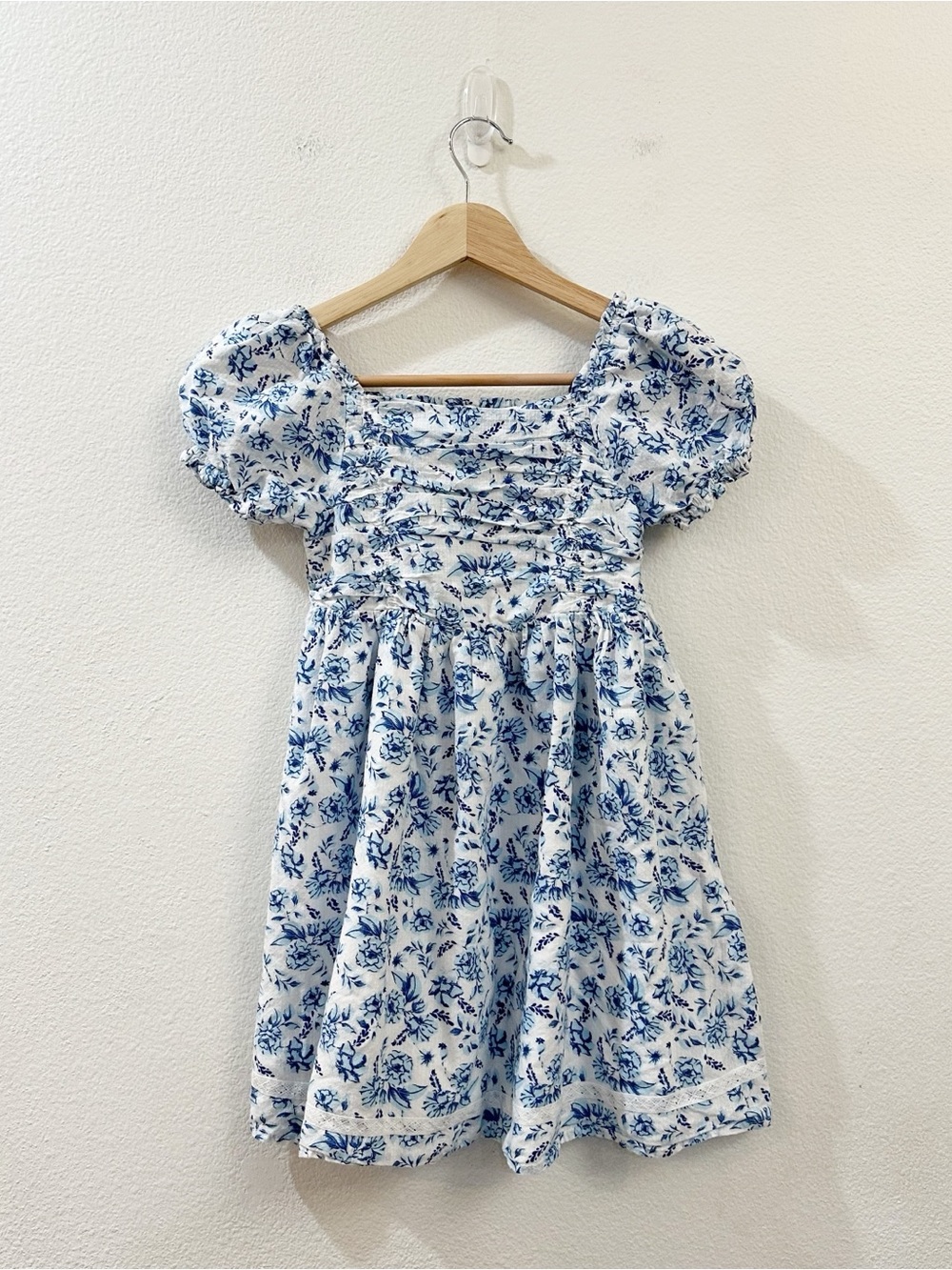 Joie Ditzy Floral Short Sleeve Blue and White Dress Size 7Y